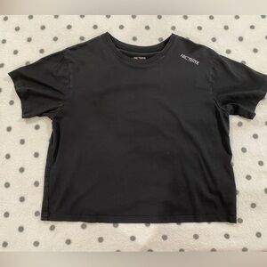Arcteryx crop tshirt